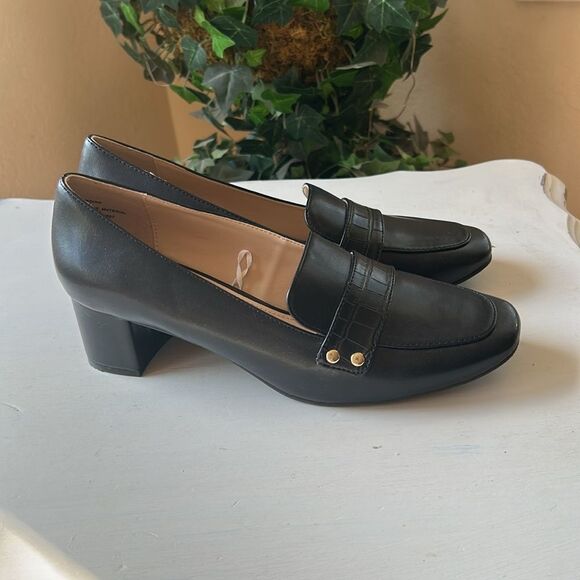Liz Claiborne Black Slip On Classic Two Inch Heel New No Box Women’s 8 - Picture 2 of 14